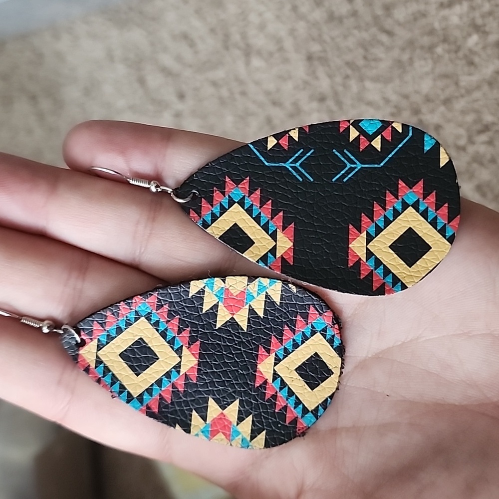 Geometric Patterned Teardrop Earrings - image 1